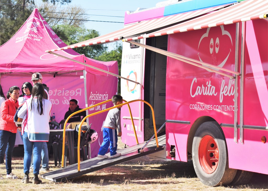 Carita Feliz: hasta este miércoles habrá atención sanitaria a niños en la plazoleta del barrio 131 Viviendas