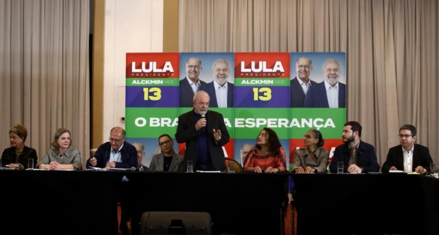 Aliados le piden a Lula ampliar horizontes políticos con 