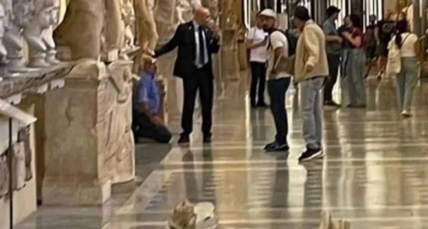 Un turista destruyó estatuas en el Vaticano porque le negaron la presencia del Papa